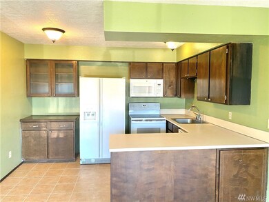 2005 Tibbetts Dr, Longview, WA 98632 - photo 6