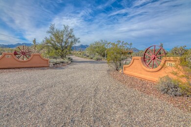 Entrance to 3261 N Camino de Oeste