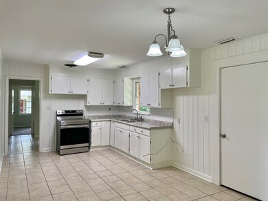 211 Reid Dr, Dothan, AL 36301 - photo 4