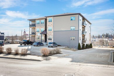 122 Wisconsin St, West Bend, WI 53095 - photo 5