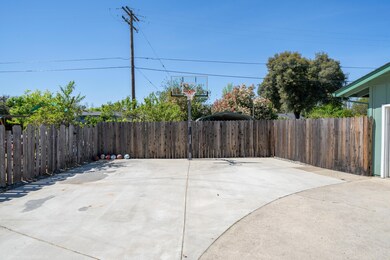 530 Julie Way, Redding, CA 96002 - photo 3