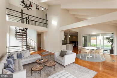 9302 Raintree Rd, Burke, VA 22015 - photo 7