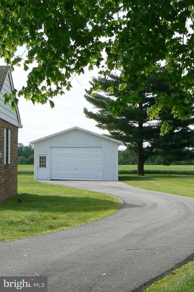 332 Mulberrie Point Rd, Frederica, DE 19946 - photo 2