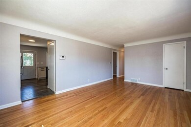 715 36th St SE, Cedar Rapids, IA 52403 - photo 7