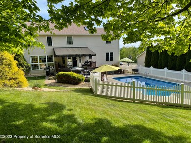 203 Elmwood Dr, Moscow, PA 18444 - photo 5