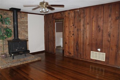 LIVING ROOM: Cedar accent walls