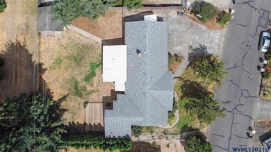 1422 NE Sherman St, Albany, OR 97321 - photo 6