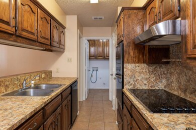 1612 Timber Creek Dr, Tyler, TX 75703 - photo 5