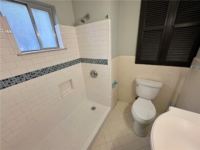 En Suite Primary Bathroom (Bathroom 2)