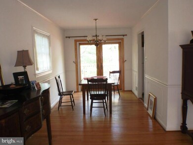 903 Farley Ct SE, Vienna, VA 22180 - photo 3