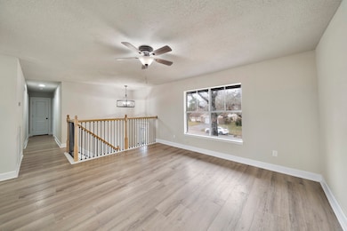 511 E Castle Harbour Dr, Friendswood, TX 77546 - photo 3