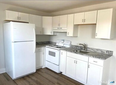 30 Anthony St unit B, Jewett City, CT 06351 - photo 4