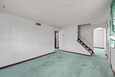 4817 Clover Ln, West Mifflin, PA 15122 - photo 5