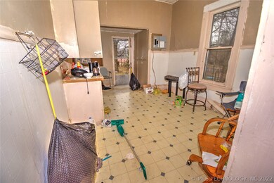 2321 Garland St, Muskogee, OK 74401 - photo 7