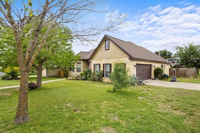 602 Persimmon Ct, Fredericksburg, TX 78624 - photo 3