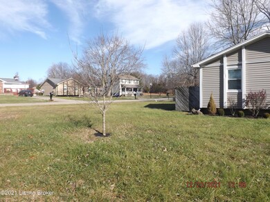 8203 Cortland Dr, Louisville, KY 40228 - photo 2