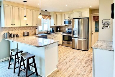 2 Lake Whittemore Dr, Spencer, MA 01562 - photo 3