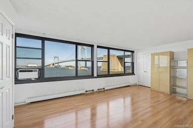 166-41 Powells Cove Blvd unit 4C, Flushing, NY 11357 - photo 5