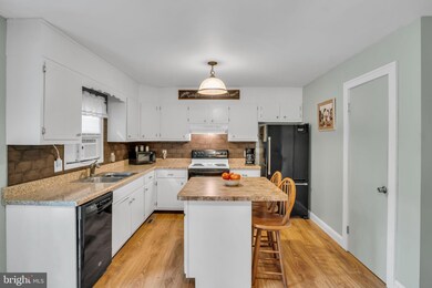 703 Old Limekiln Ln, Newport, PA 17074 - photo 5