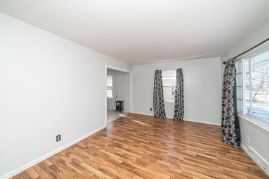 486 Cliff St (1 of 16)