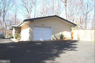 9012 Southwick St, Fairfax, VA 22031 - photo 7