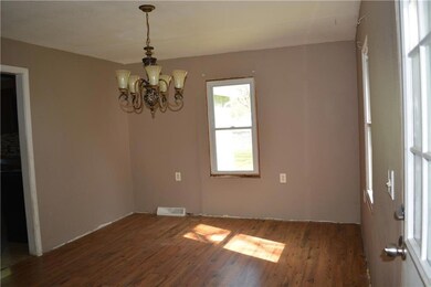 716 Parker Ave, Osawatomie, KS 66064 - photo 6