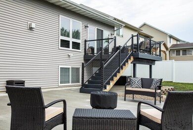 4908 Luke St, Cedar Falls, IA 50613 - photo 2