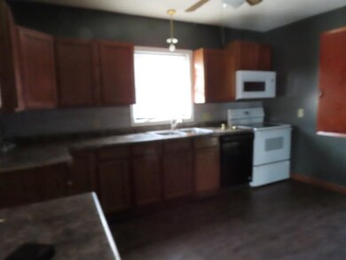 216 S King St, Plainview, NE 68769 - photo 5