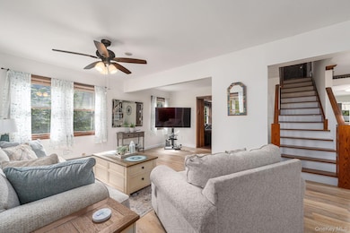 920 Bray Ave, Laurel, NY 11948 - photo 7