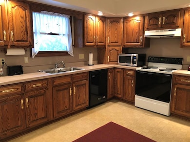 1335 Farmview Dr, Bucyrus, OH 44820 - photo 6