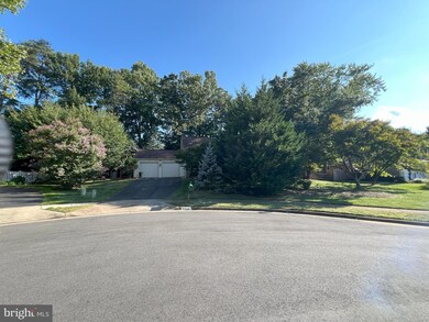 9003 Streamview Ln, Vienna, VA 22182 - photo 3