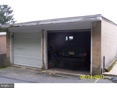 516 Arlington St, Tamaqua, PA 18252 - photo 3