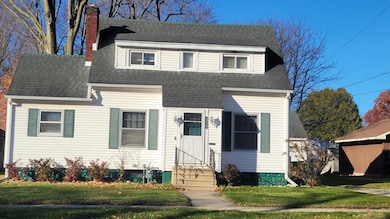 112 N Lincoln Ave, Three Rivers, MI 49093 - photo 4