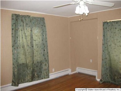 unlisted-address, Staten Island, NY 10309 - photo 6