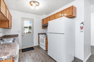 34-Kitchen Middle Unit