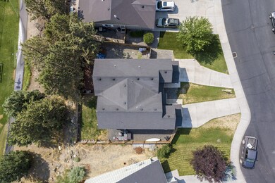 3-web-or-mls-996 SW Rimrock Way-3