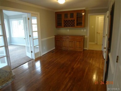 Eat-in area leading to laundry room and Florida ro