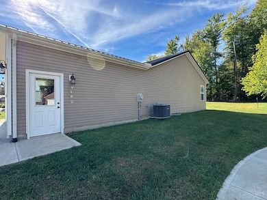 315 Rayford St, Blanchester, OH 45107 - photo 2