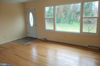 1516 Barrack Ln, Glen Burnie, MD 21061 - photo 6