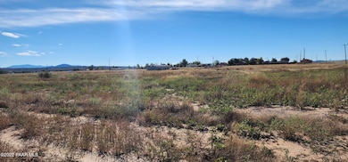 475 W Guymas Trail, Paulden, AZ 86334 - photo 4