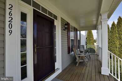 26209 Lands End Dr, Chantilly, VA 20152 - photo 2