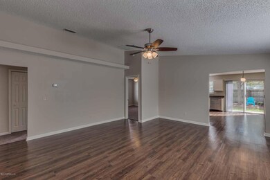 7718 Mordecai Ct, Jacksonville, FL 32210 - photo 4