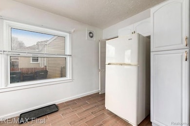 2217 E 10 Mile Rd, Royal Oak, MI 48067 - photo 5