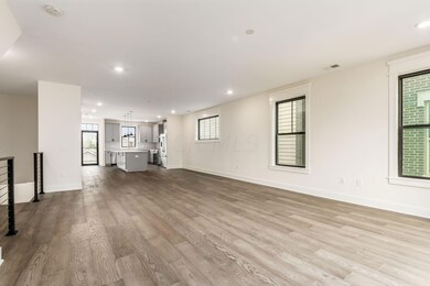 009__h 1322 Forsythe Ave-1009