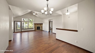 8517WEagleRidgeRoad-LIVINGROOM (1)