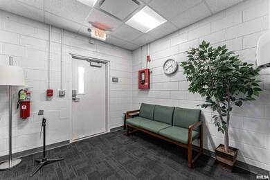 716 N Ottawa St, Lincoln, IL 62656 - photo 5