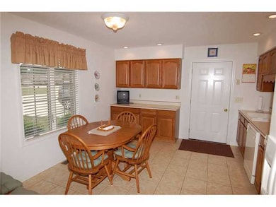 670 Wood Run Dr unit 50, Marysville, OH 43040 - photo 4