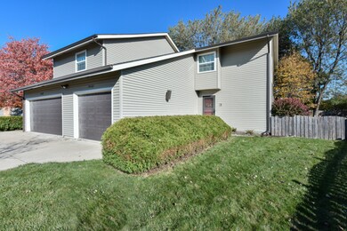 3405 Meadow Crest Cir, Gurnee, IL 60031 - photo 2