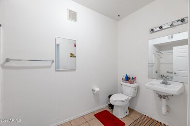 Master Bath Room