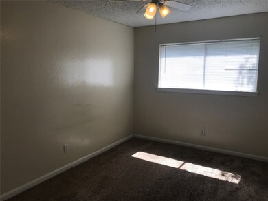 820 Midas Ln, Alvin, TX 77511 - photo 6